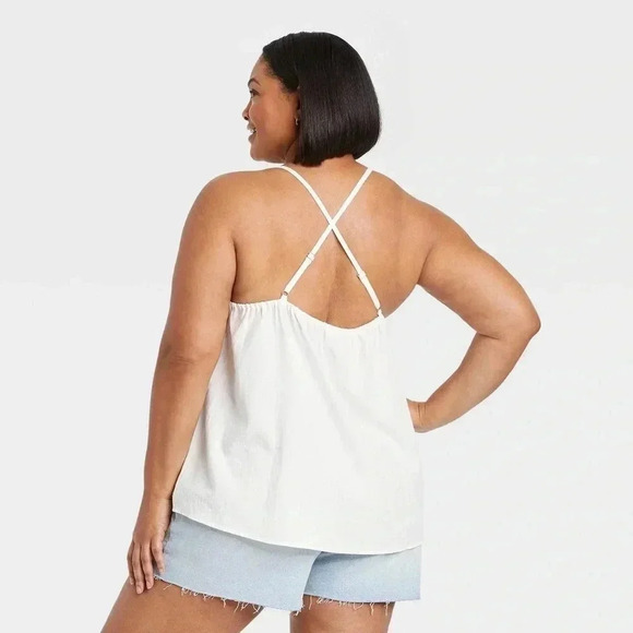 Ava & Viv Women's Plus Size Woven Swing V-Neck Top - Picture 2 of 8